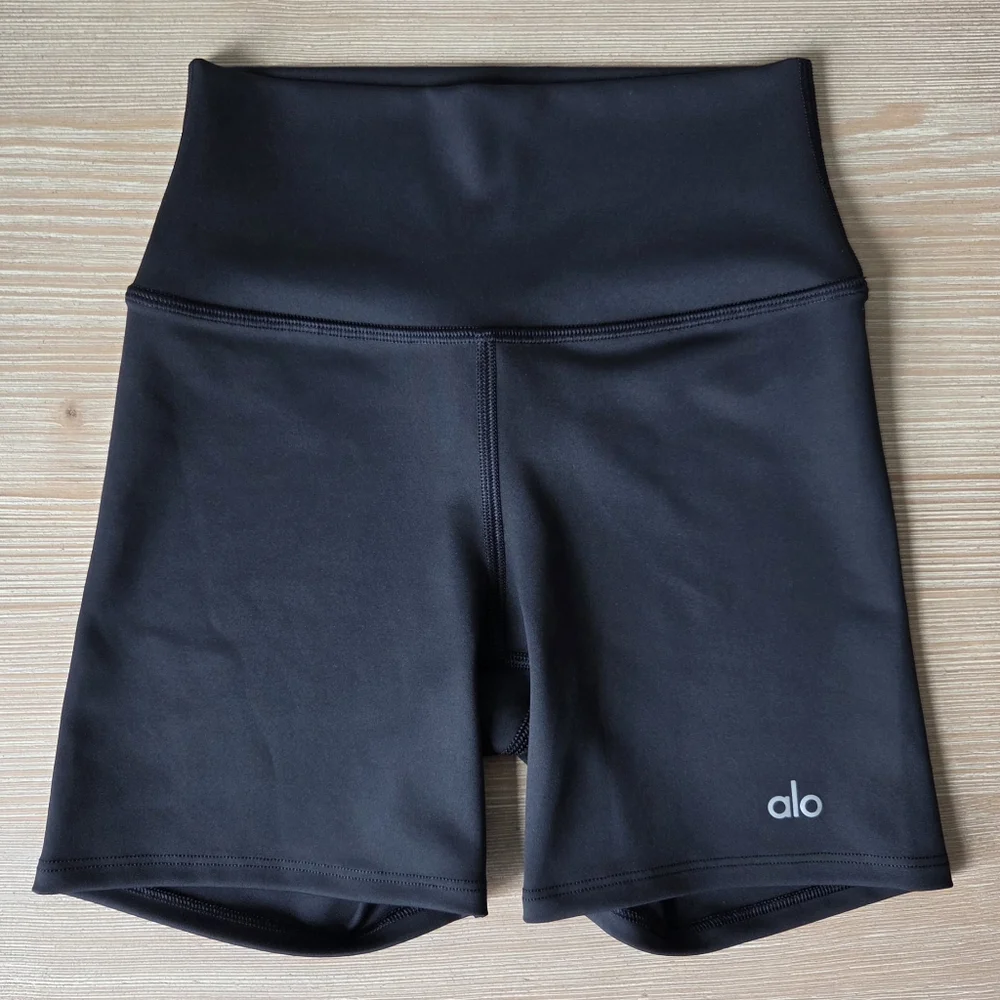 Alo Yoga Black 5 Inch Airlift Energy Shorts High Waist Womens Size XS - Picture 3 of 6